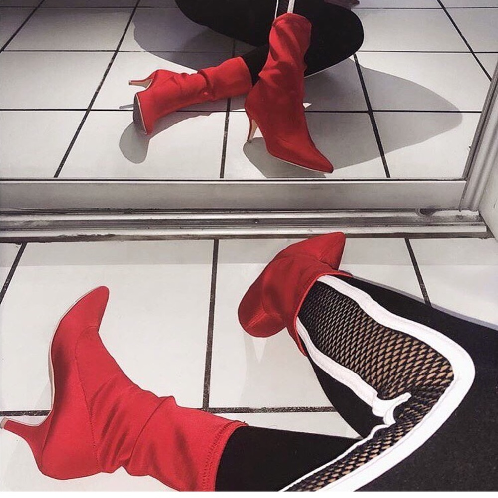 ISO these pants!!! Pls help!